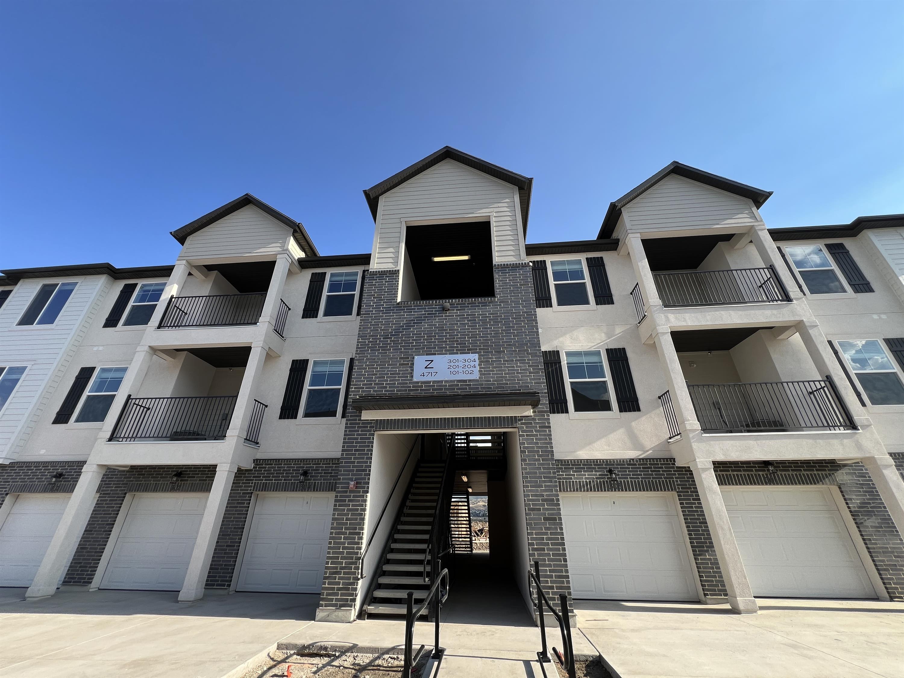 4717 W Grady Lane