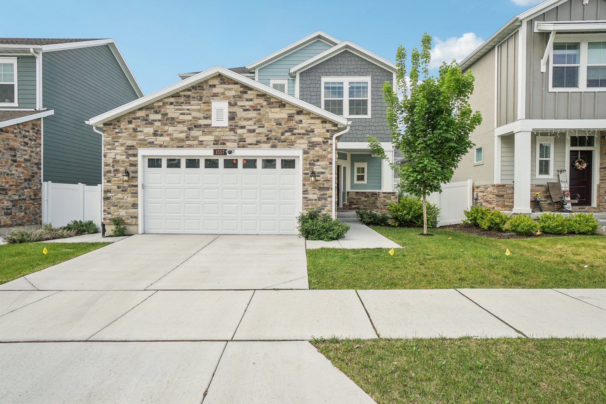 1557 W Oakbrook Dr