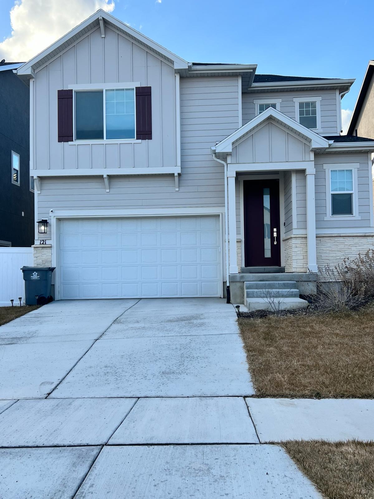 121 N Independence Way