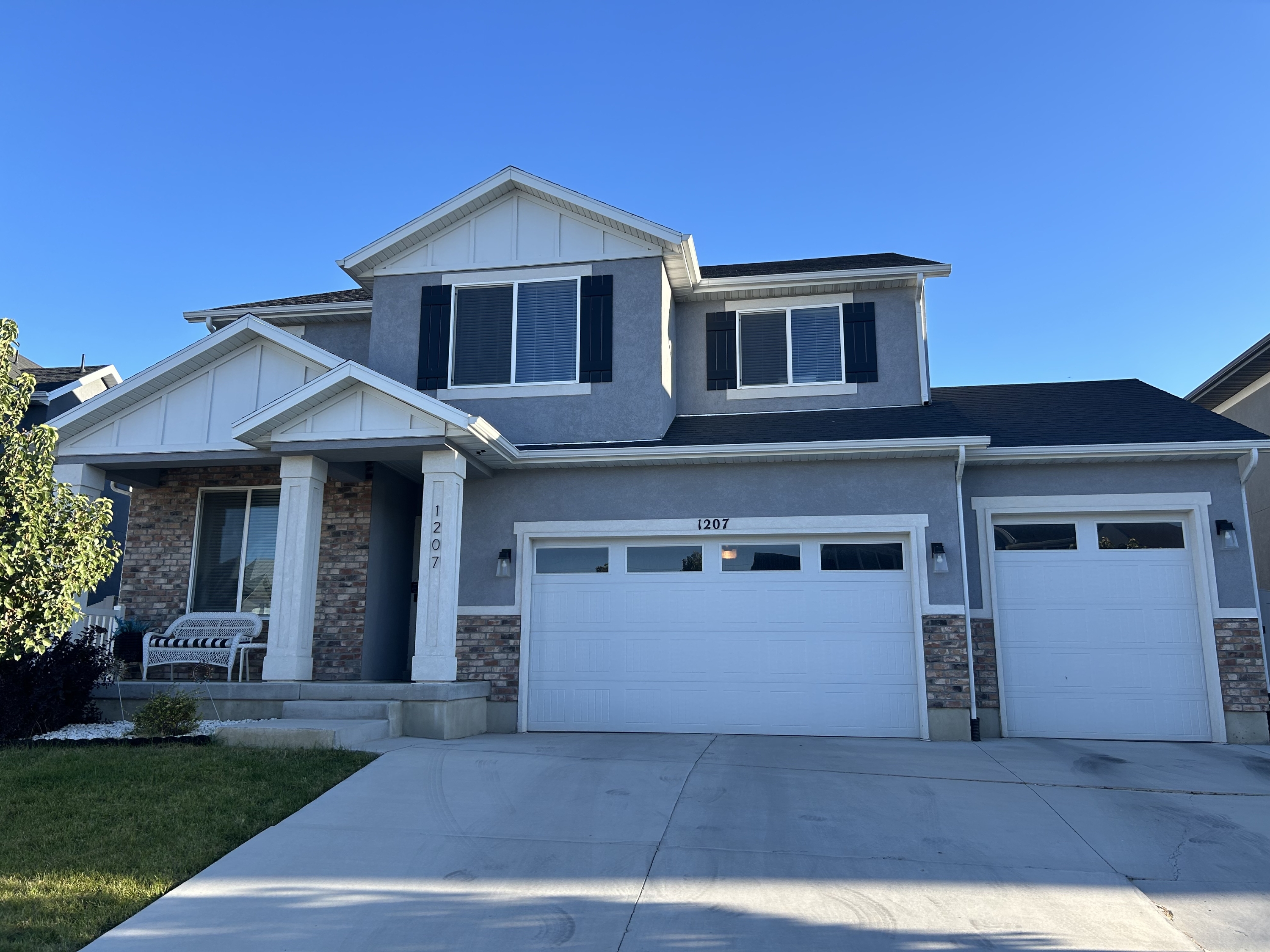 1207 W WAVERLY HILLS LN